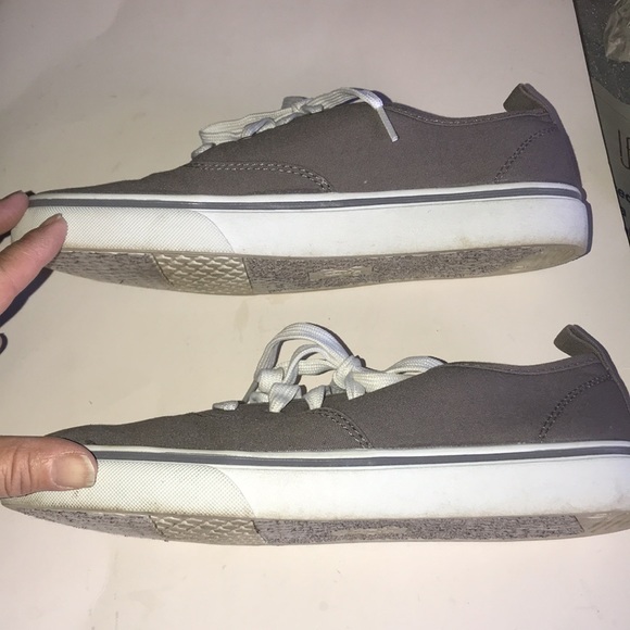 Women’s Faded Glory Sneakers - Picture 4 of 9